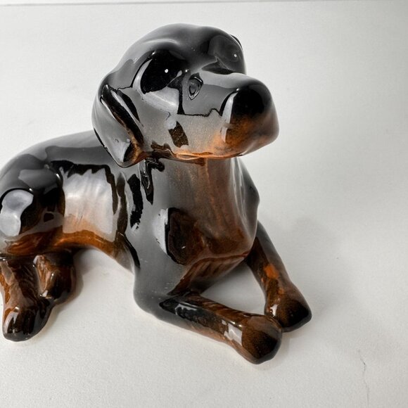 Black Brown Labrador Dog Waiting Laying Down Ceramic Figurine Decor Vintage - Picture 3 of 9
